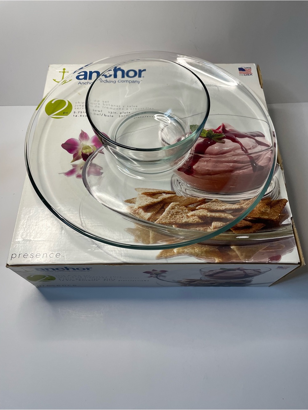 NIB Anchor Hocking Clear Glass Serving Bowl and Round Platter - Clear